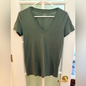 J. Crew Short Sleeve V-Neck Slub Cotton Tee Olive Small NWOT
